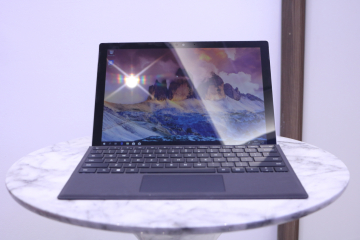 Surface Pro 2017 ( i5/8GB/256GB ) + Type Cover